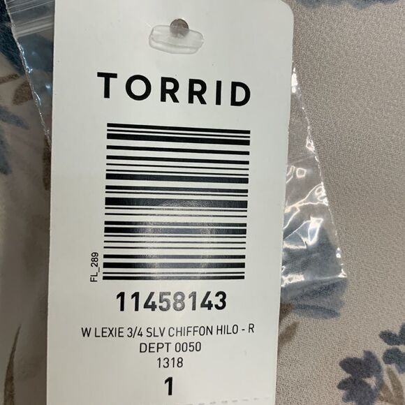 Torrid 1 cream color Lexie 3/4 sleeve chiffon Hi-low - Picture 8 of 12